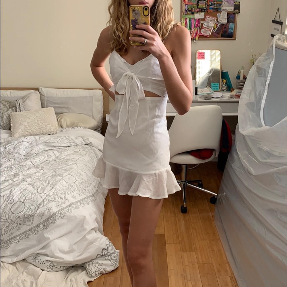 Hello Molly White Dress - Picture 5 of 9